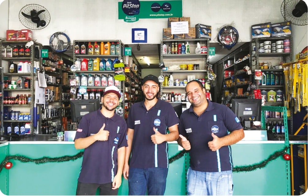 Ezequiel Leitão, Leonardo, Luperini, Wagner Vieira, balconistas da Autopeças Rodrigues, de São Paulo-SP, opinaram sobre os resultados comerciais em 2019