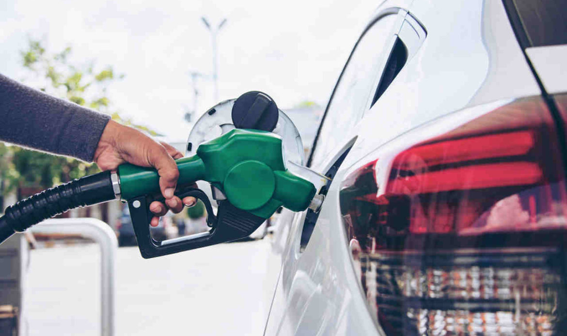 Veículos a gasolina ou diesel podem deixar de ser vendidos no Brasil a partir de 2030