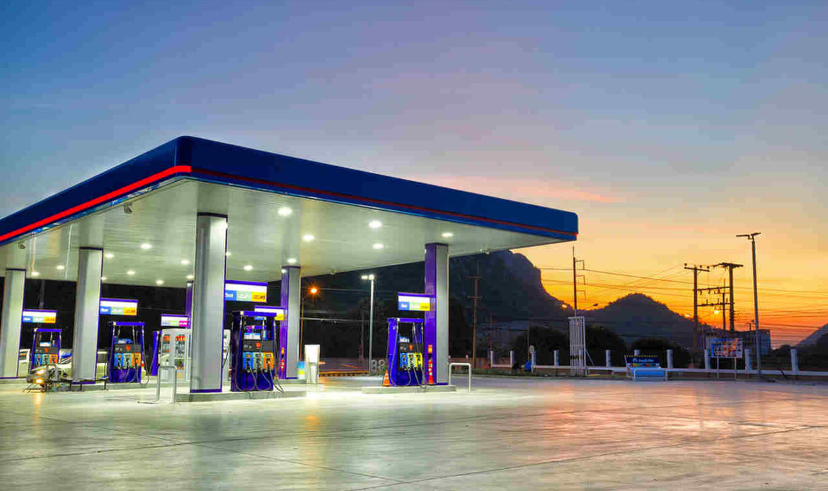 Álcool ou gasolina? Confira qual desses combustíveis escolher na hora de abastacer no posto de combustível.