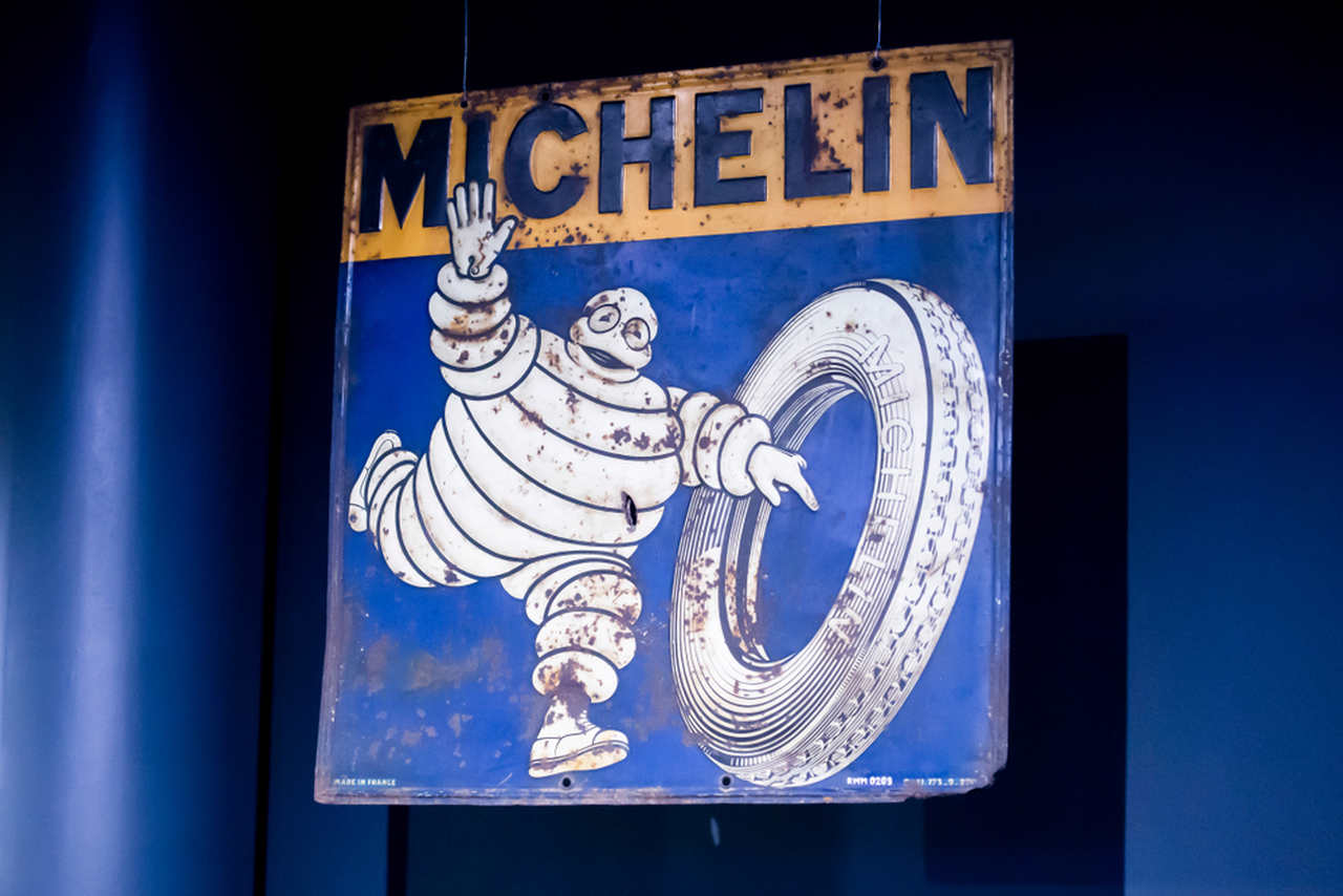 O boneco da Michelin teve diversas versões até virar o que é.