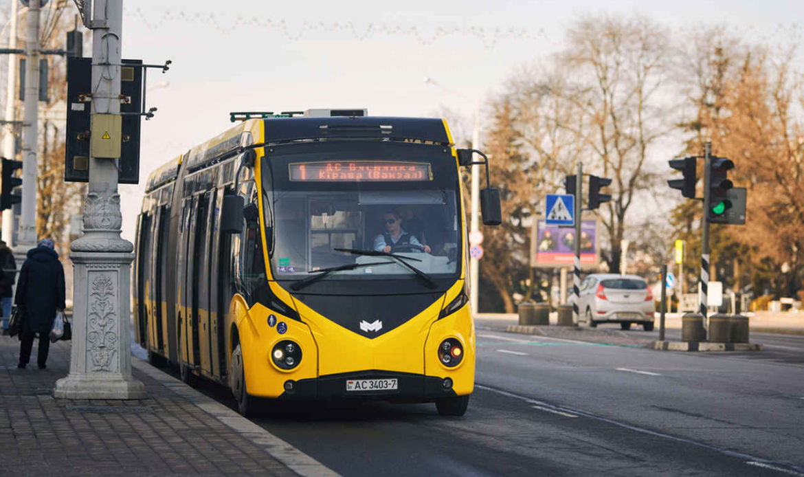 A Belkommunmash, de Belarus, é uma marca tradicional do Leste da Europa na construção de ônibus elétricos.