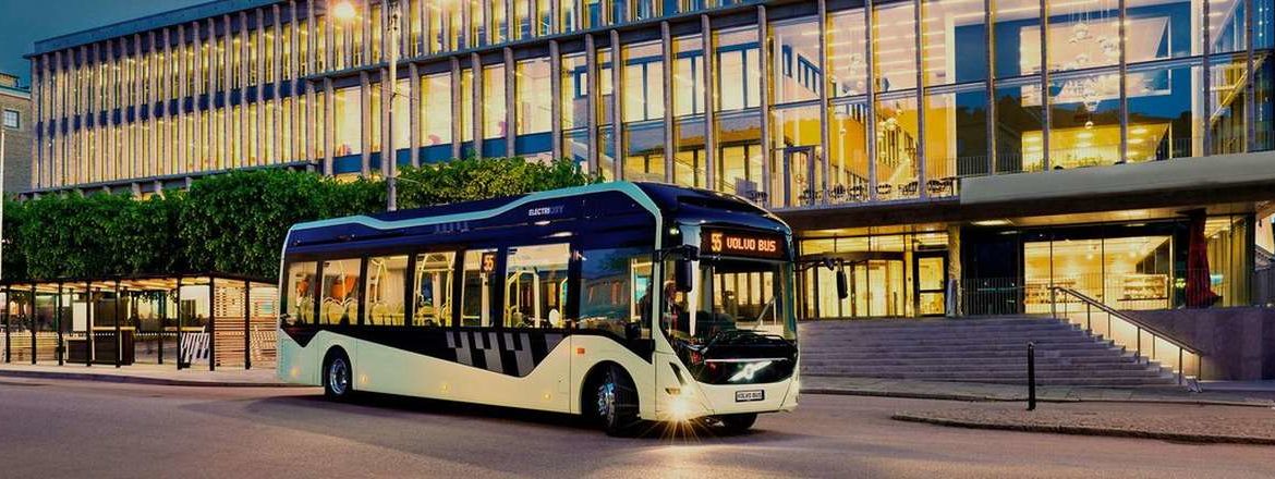 A Volvo, da Suécia, já é muito conhecido por seus ônibus a diesel. Agora aposta nos ônibus elétricos.