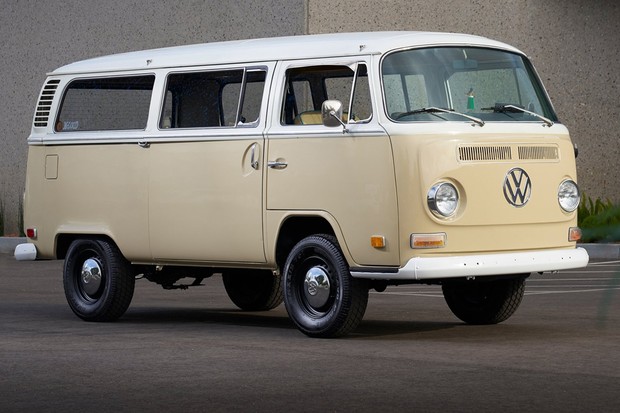 Volkswagen Kombi, um dos veículos mais marcantes que já andaram pelas ruas brasileiras.