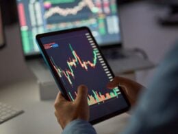 Business,Man,Trader,Broker,Analyst,Investor,Holding,Tab,In,Hands