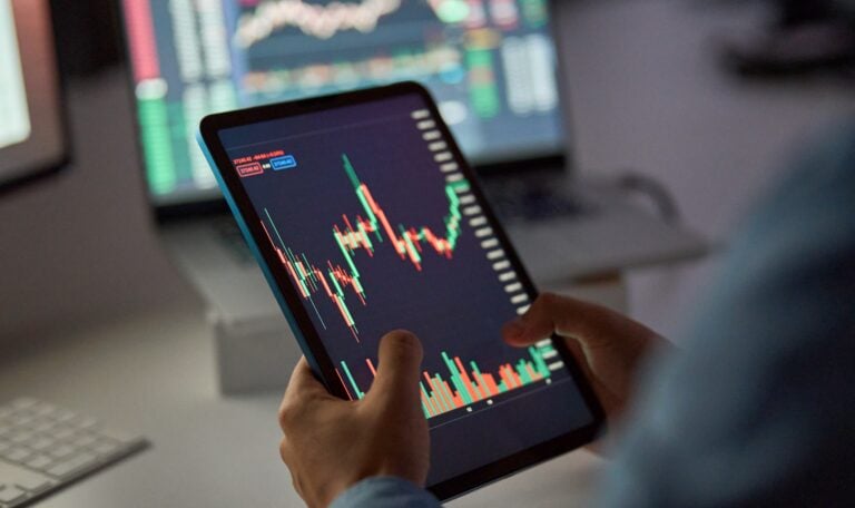 Business,Man,Trader,Broker,Analyst,Investor,Holding,Tab,In,Hands