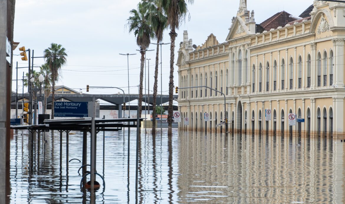 Mais da metade das empresas de varejo e distribuição de autopeças foram atingidas pelas enchentes no RS
