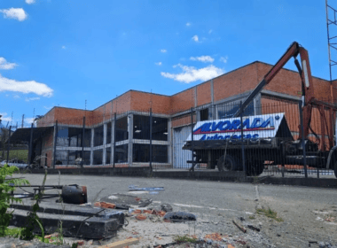 fachada do novo atacado de autopeças em Curitiba