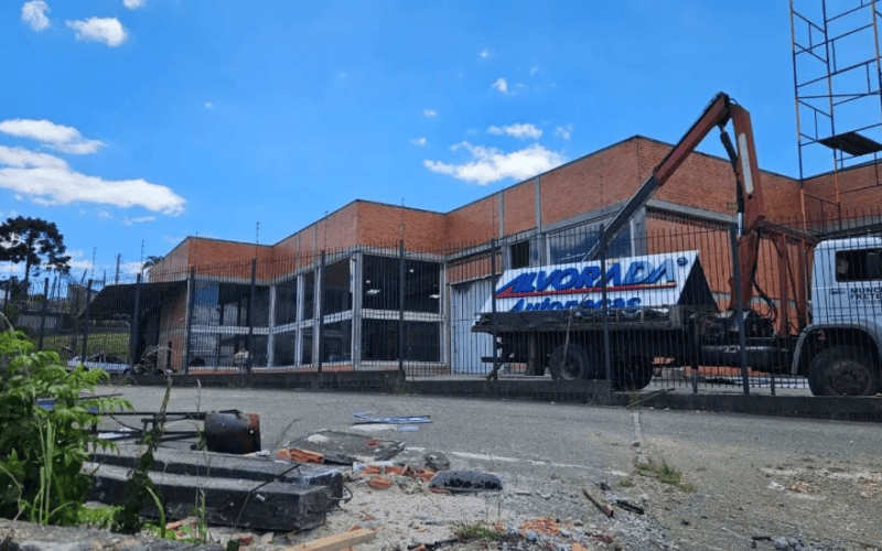 fachada do novo atacado de autopeças em Curitiba